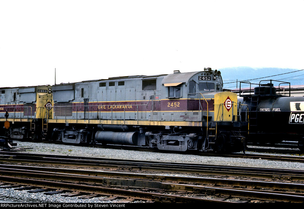Erie Lackawanna C425 EL #2452 in BCOL yard.